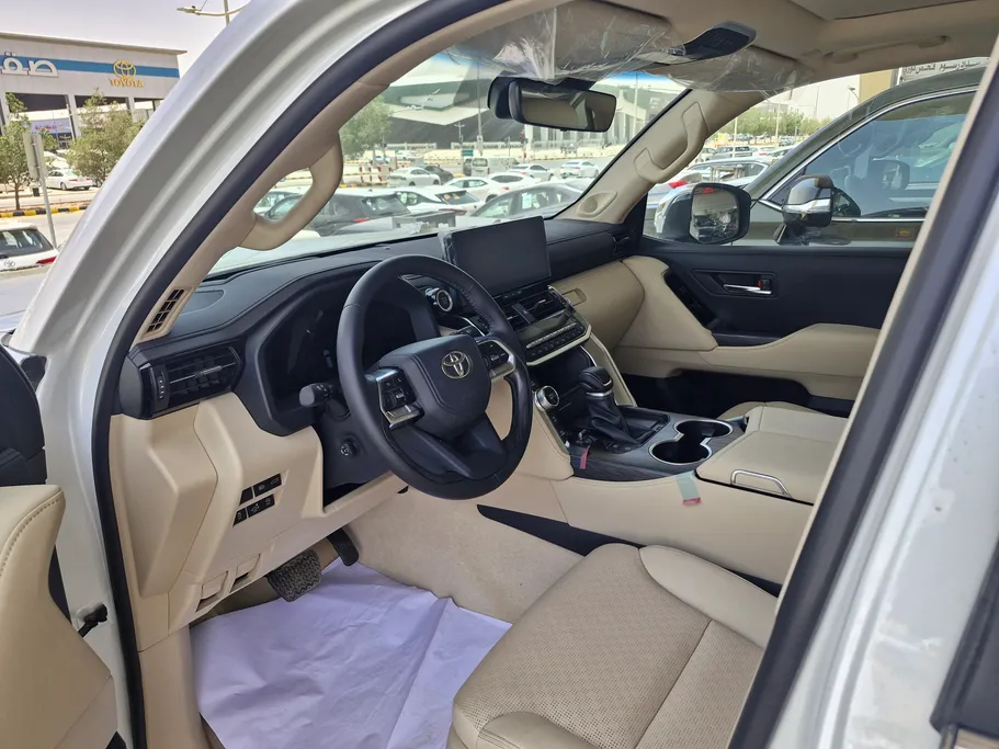 تويوتا لاندكروزر VXR 2026 