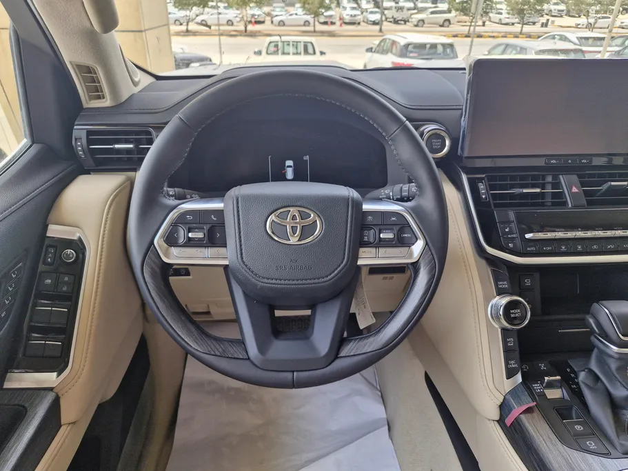 تويوتا لاندكروزر VXR 2026 