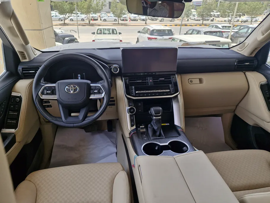 تويوتا لاندكروزر VXR 2026 