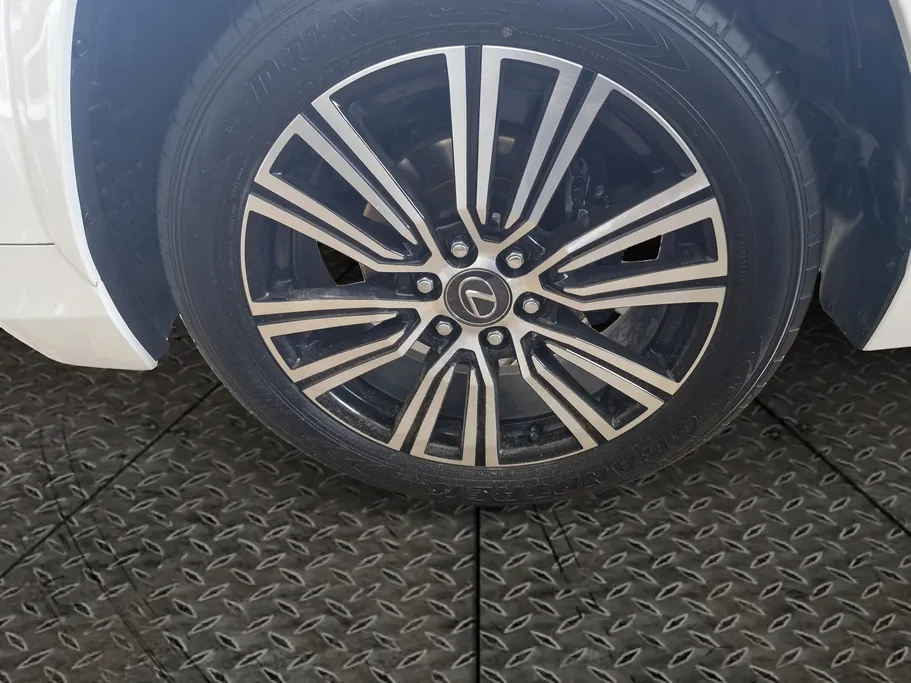 2025 Lexus LX 600 