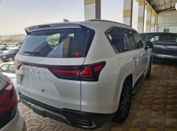 2025 Lexus LX 600 