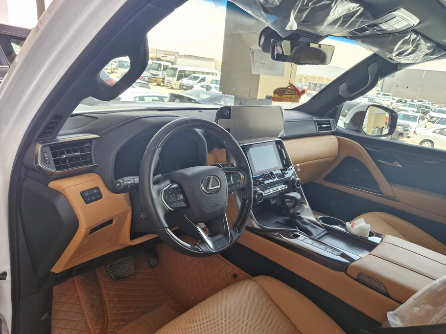 2025 Lexus LX 600 