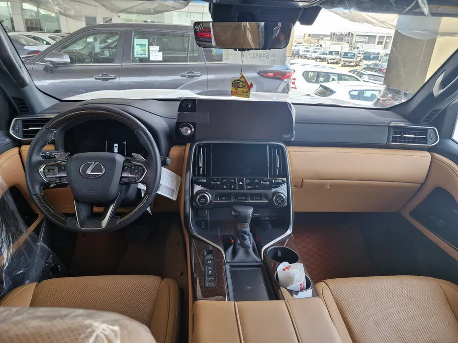 2025 Lexus LX 600 