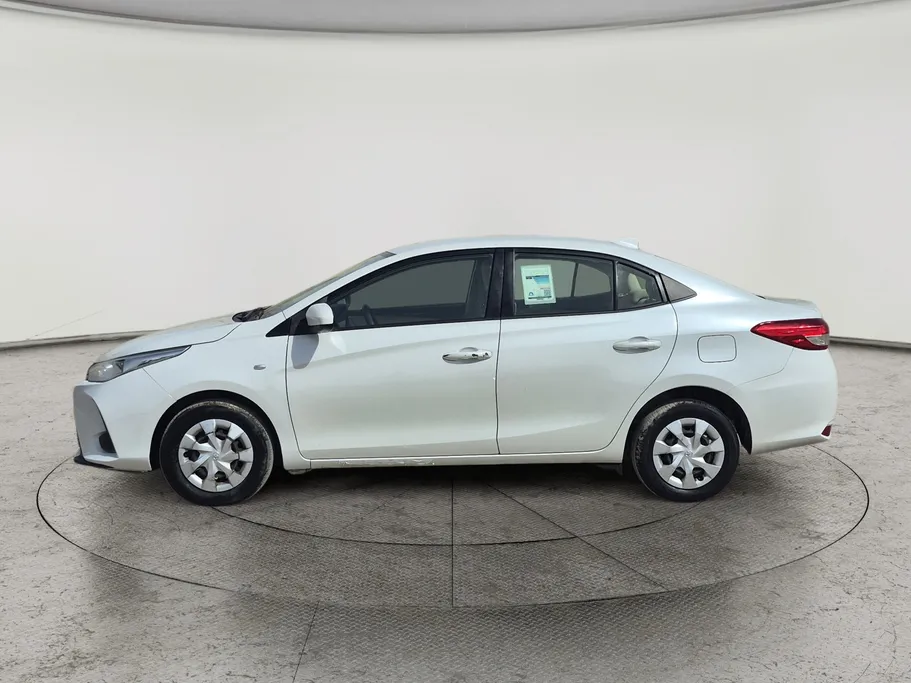 2021 Toyota Yaris  Y 