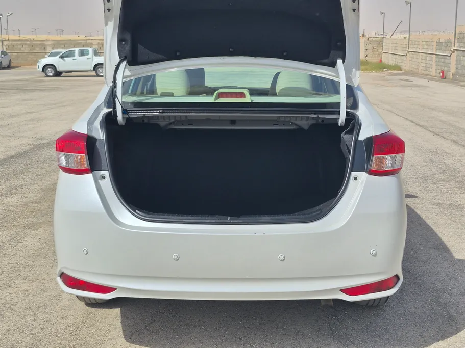 2021 Toyota Yaris  Y 