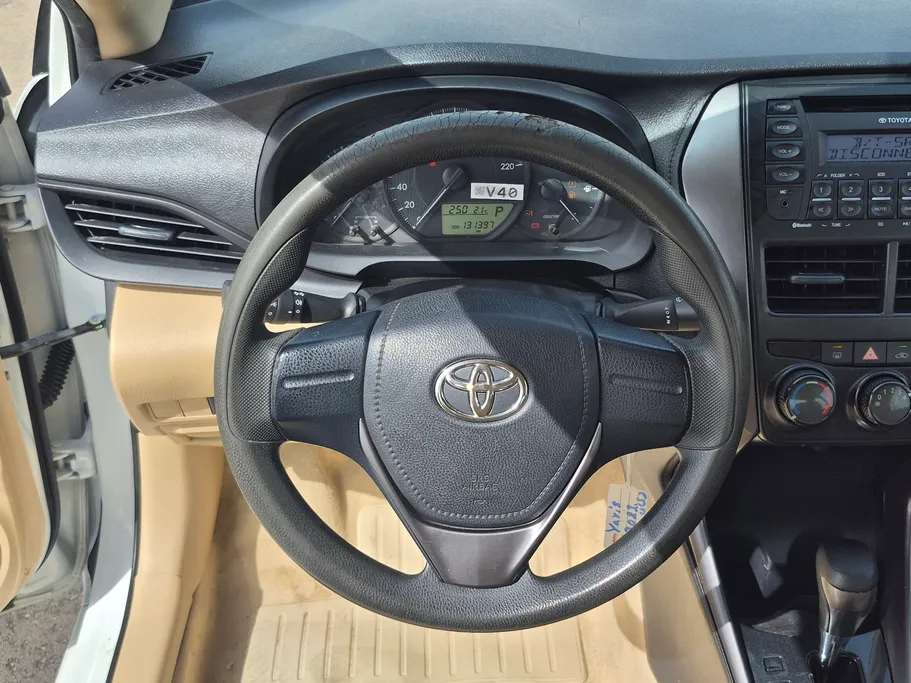 2021 Toyota Yaris  Y 