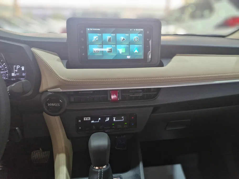 2024 Toyota Yaris  Y 