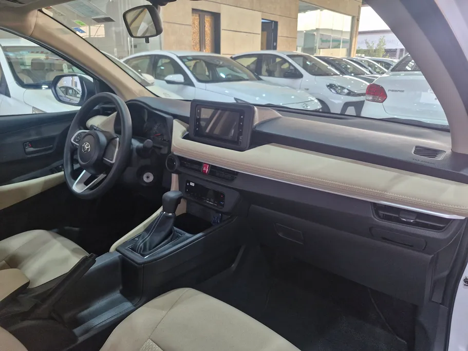 2024 Toyota Yaris  Y 