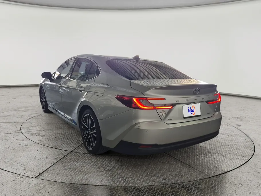 2025 Toyota Camry  LE HEV 