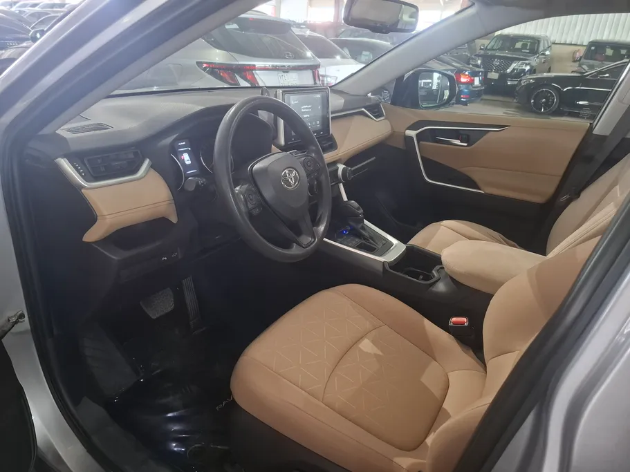 2024 Toyota RAV4 XLE 