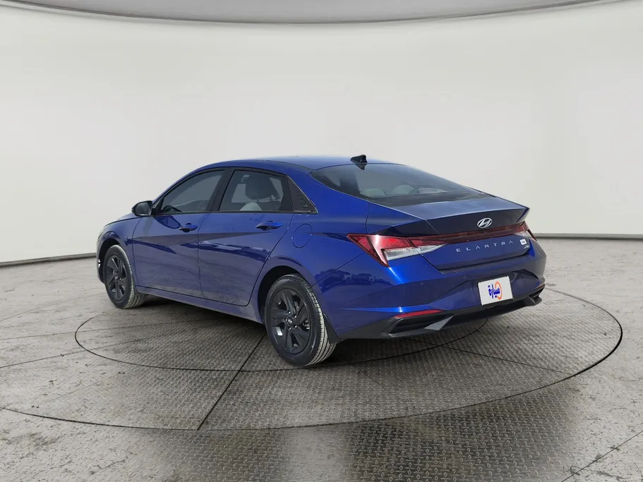 2023 Hyundai Elantra Smart 