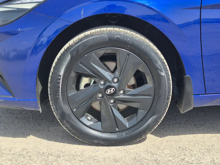 2023 Hyundai Elantra Smart 