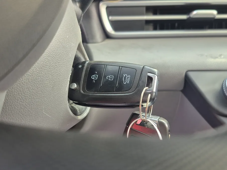2023 Hyundai Elantra Smart 