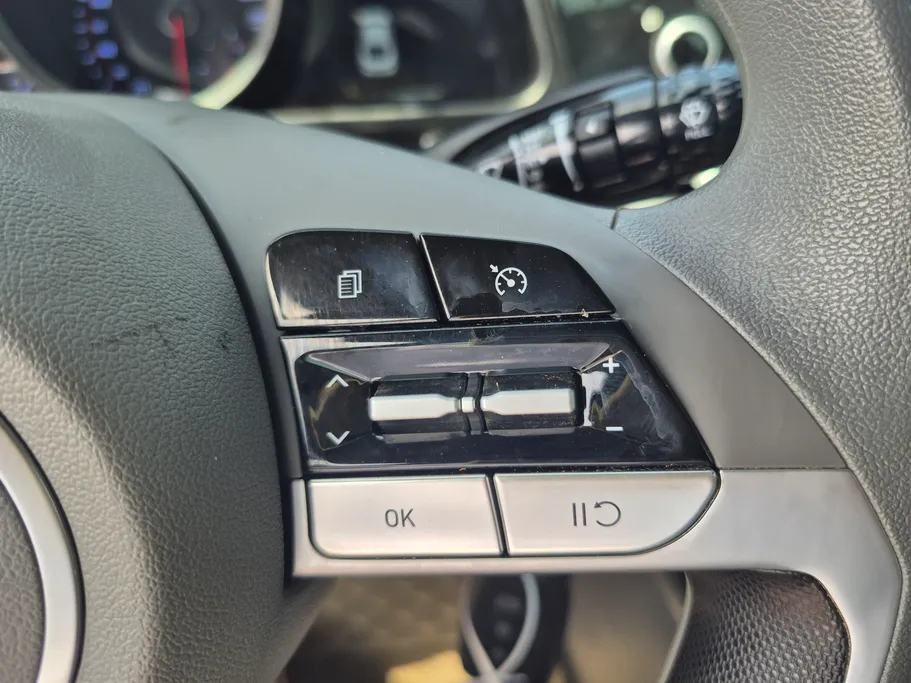 2023 Hyundai Elantra Smart 