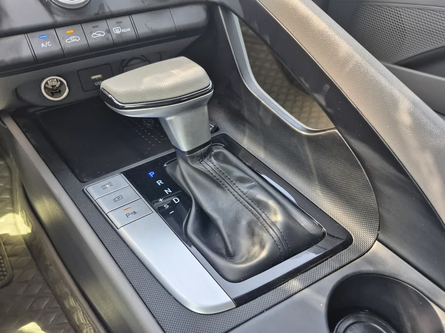 2023 Hyundai Elantra Smart 