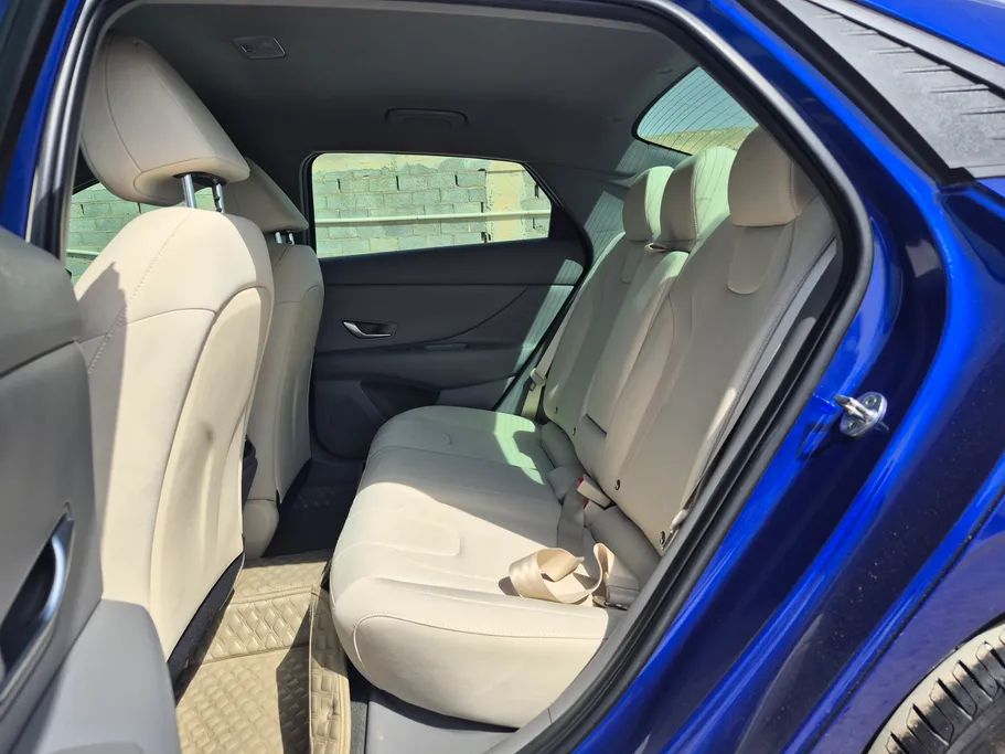 2023 Hyundai Elantra Smart 