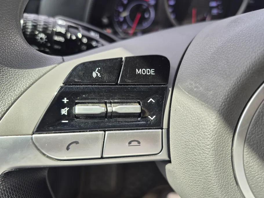 2023 Hyundai Elantra Smart 