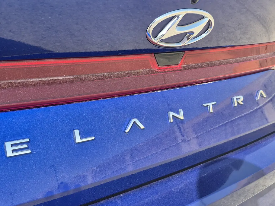 2023 Hyundai Elantra Smart 