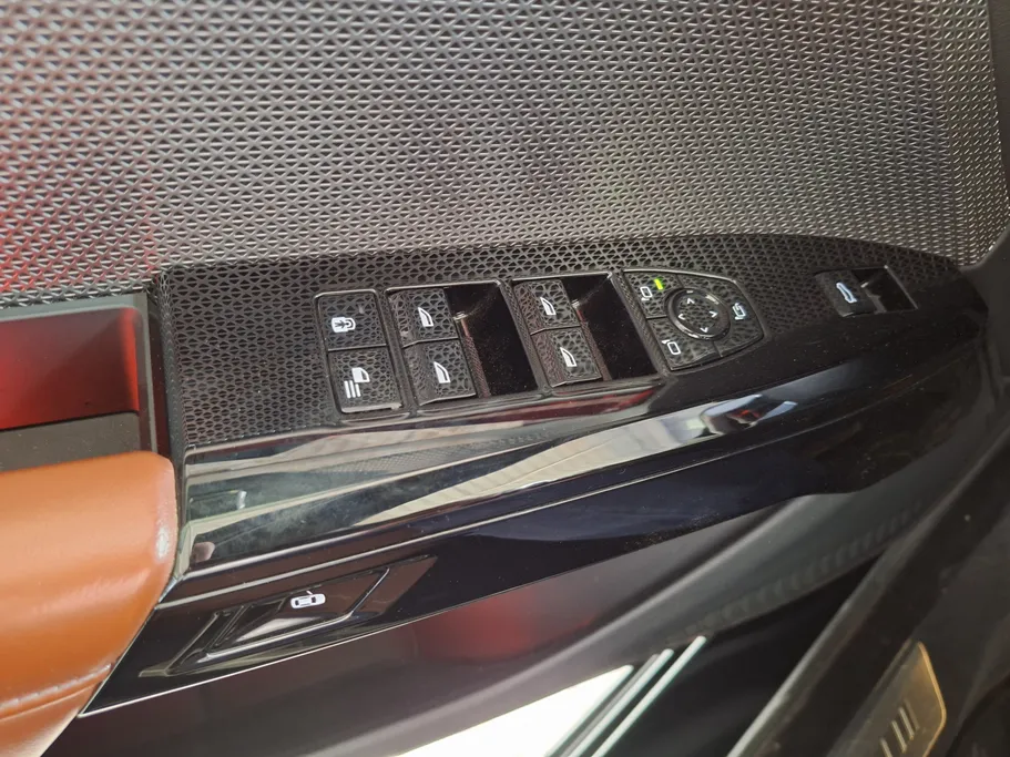 بي ام دبليو الفئة السابعة 735i 2025 