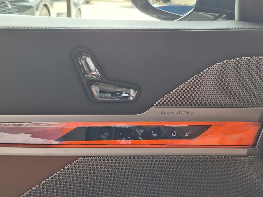 بي ام دبليو الفئة السابعة 735i 2025 