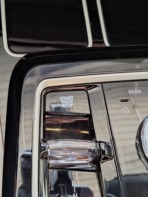 بي ام دبليو الفئة السابعة 735i 2025 