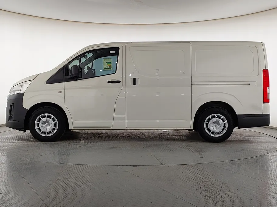2024 Toyota Haice فان بضاعه 