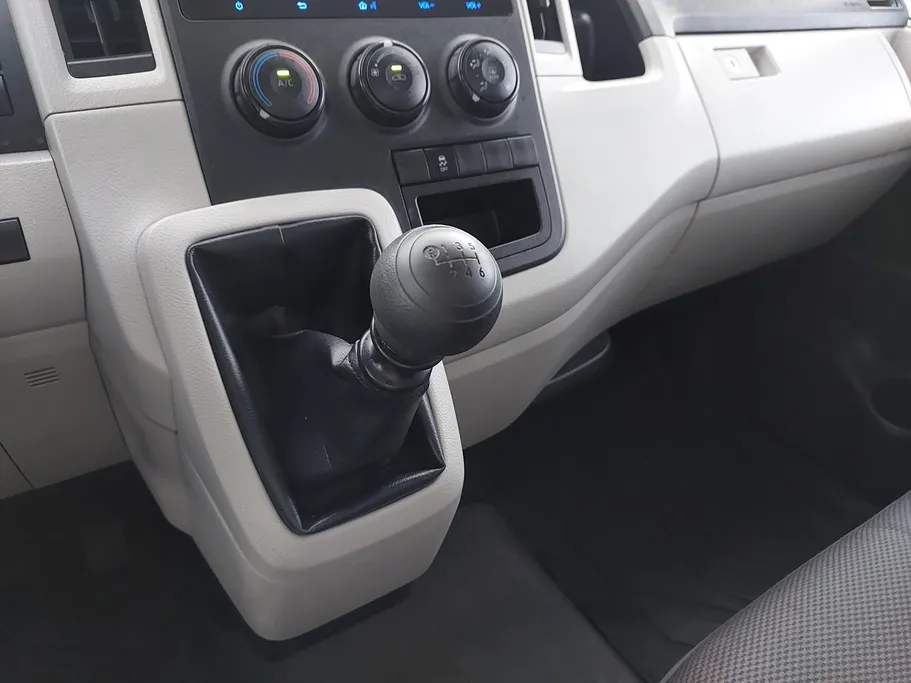 2024 Toyota Haice فان بضاعه 