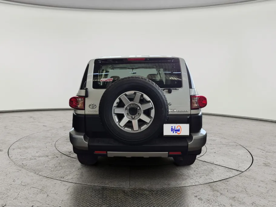 تويوتا اف جي FJ Cruiser 2023 
