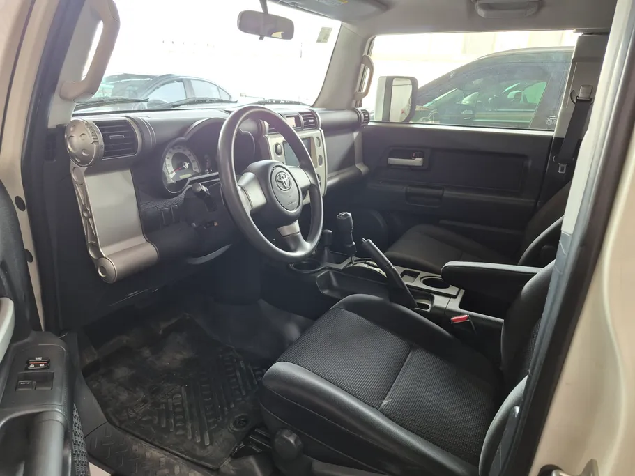 تويوتا اف جي FJ Cruiser 2023 