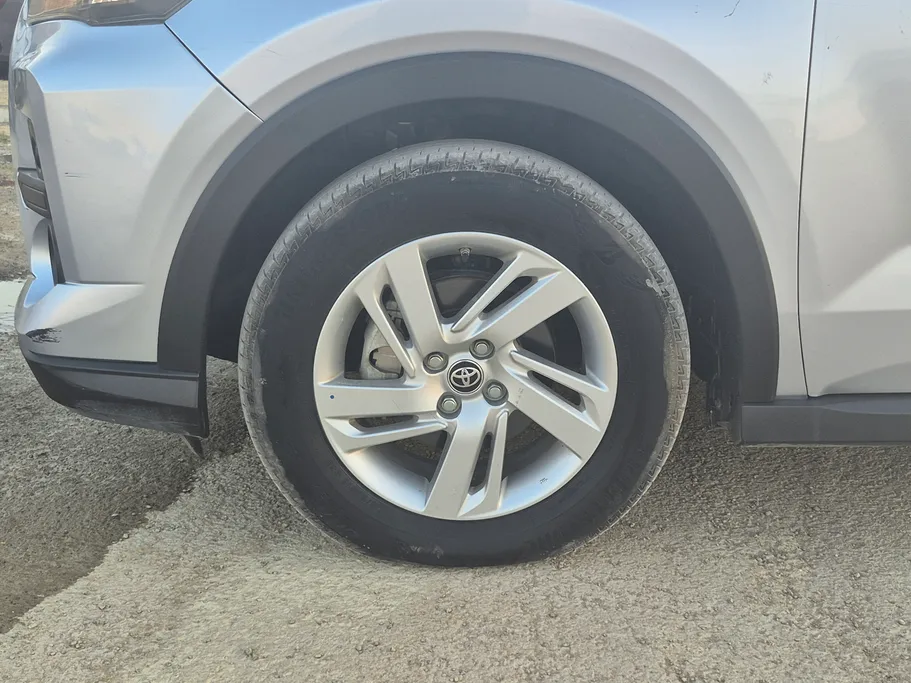2024 Toyota Raize XLE 