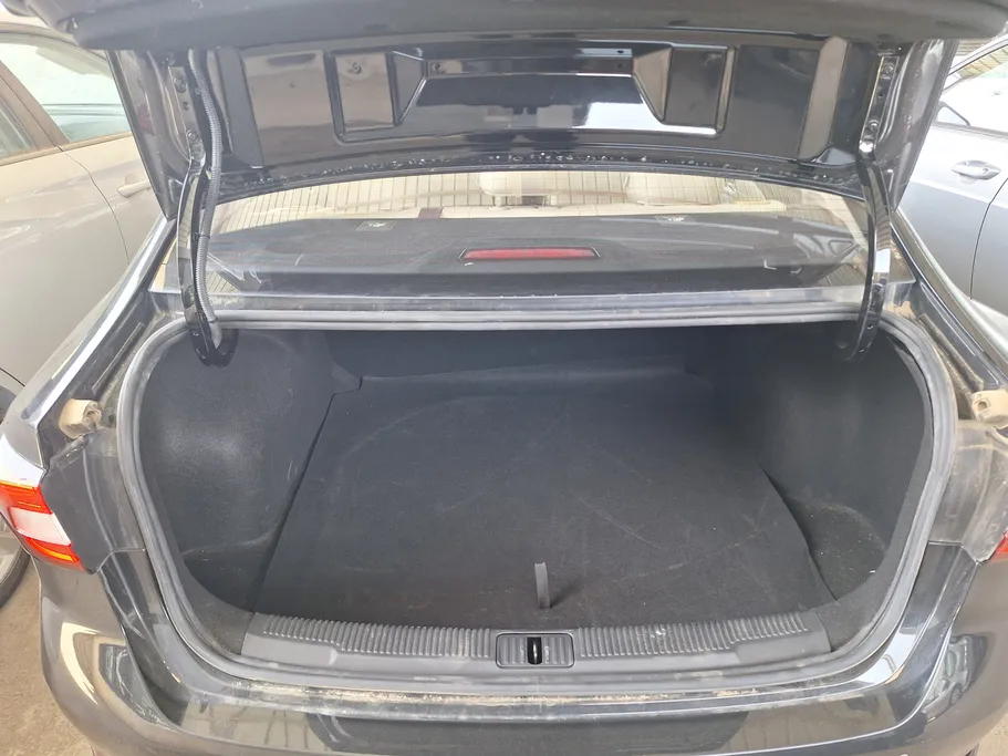 2023 MG 5 COM 