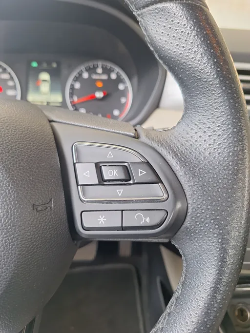 2023 MG 5 COM 
