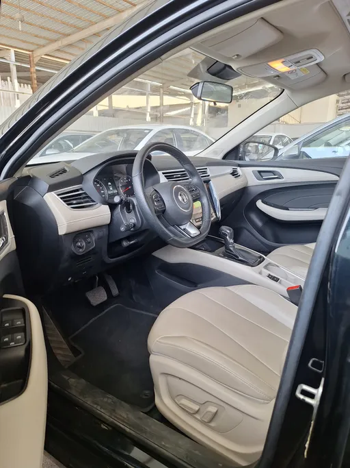 2023 MG 5 COM 