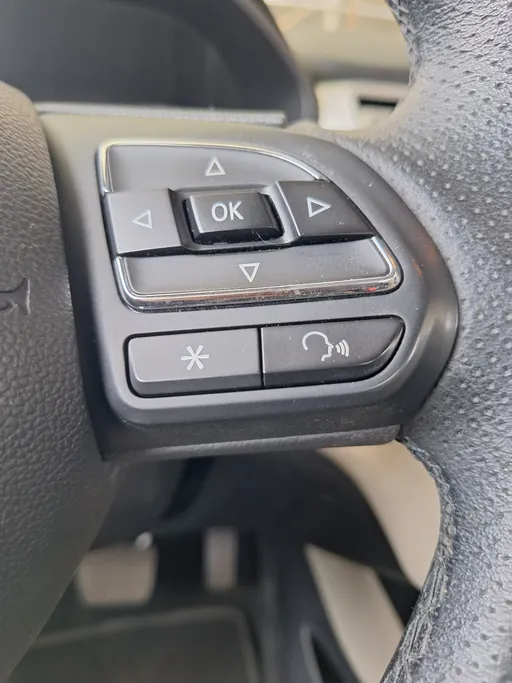 2023 MG 5 COM 