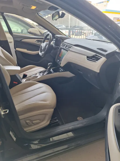 2023 MG 5 COM 