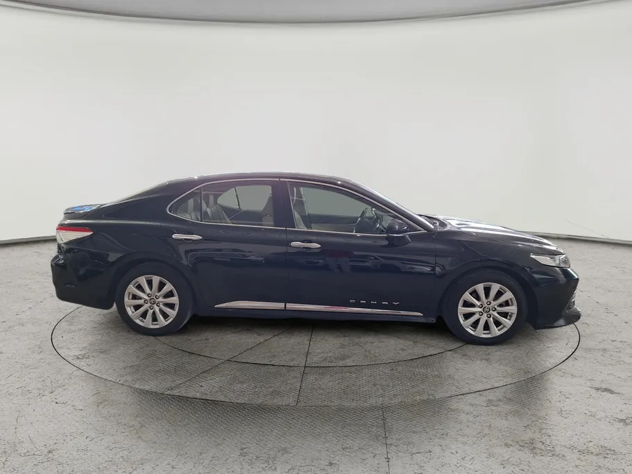 2019 Toyota Camry  GLE 