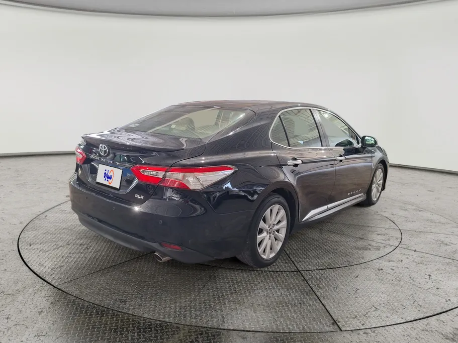 2019 Toyota Camry  GLE 