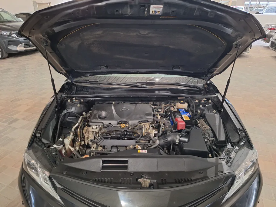 2019 Toyota Camry  GLE 