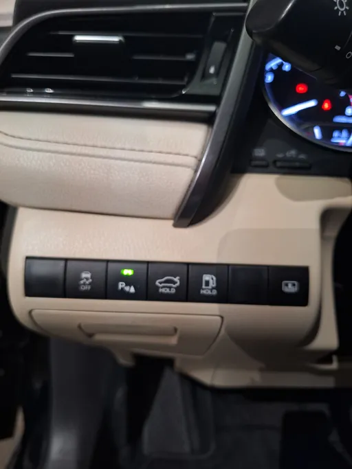 2019 Toyota Camry  GLE 