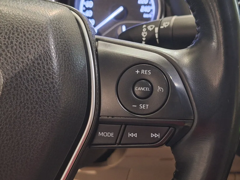 2019 Toyota Camry  GLE 