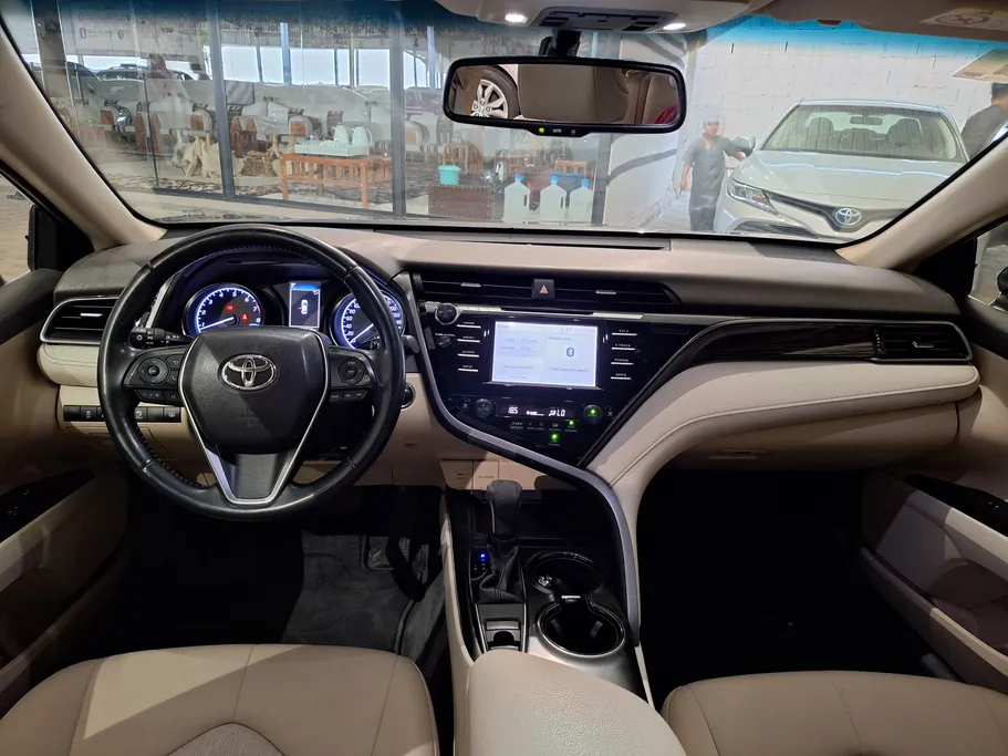 2019 Toyota Camry  GLE 