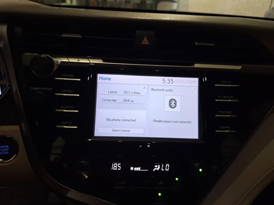 2019 Toyota Camry  GLE 