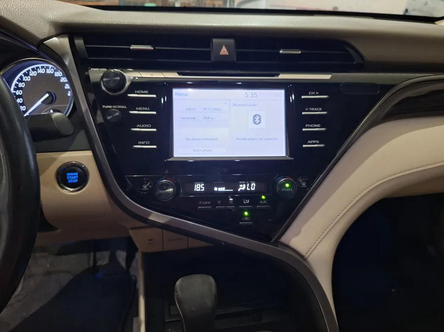2019 Toyota Camry  GLE 