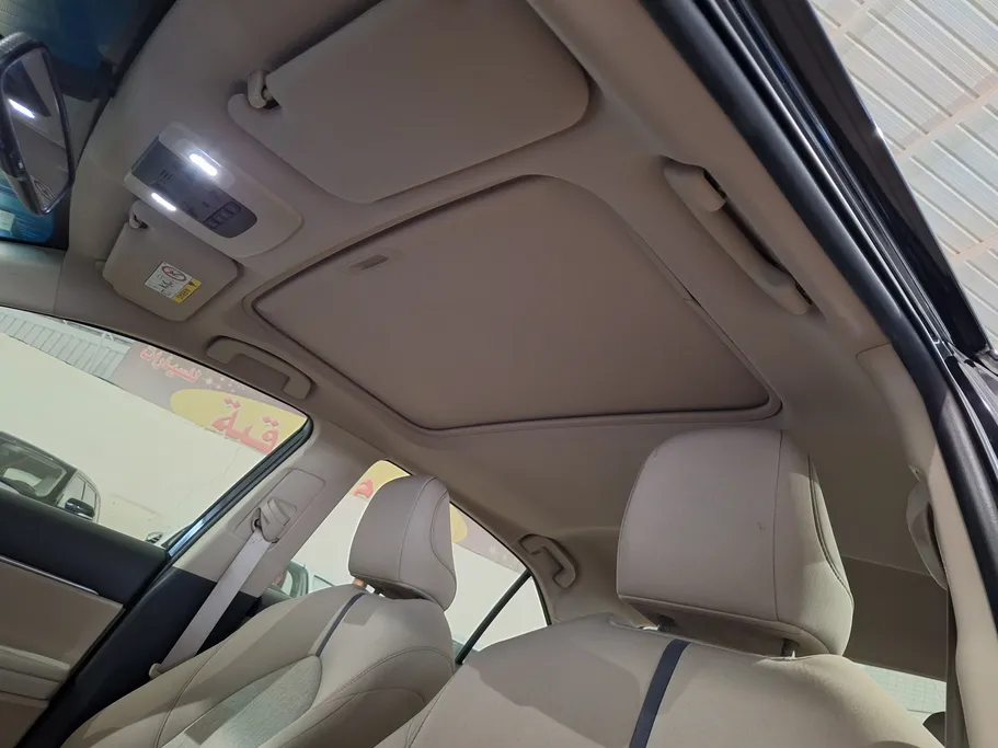 2019 Toyota Camry  GLE 