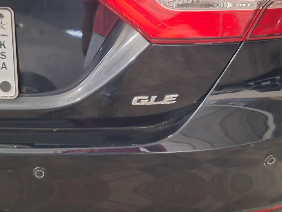 2019 Toyota Camry  GLE 