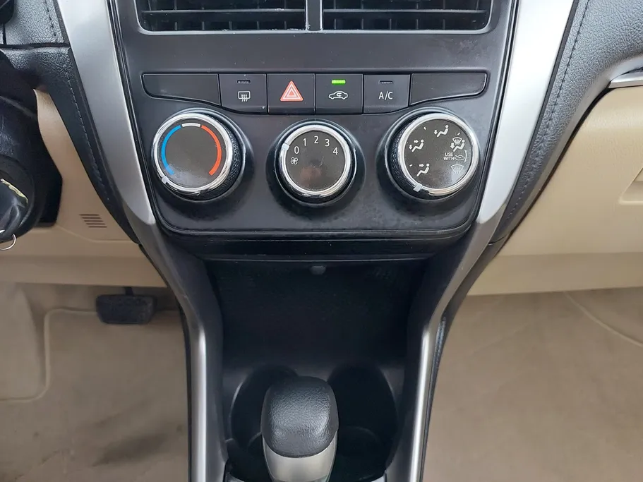 2020 Toyota Yaris  Y 