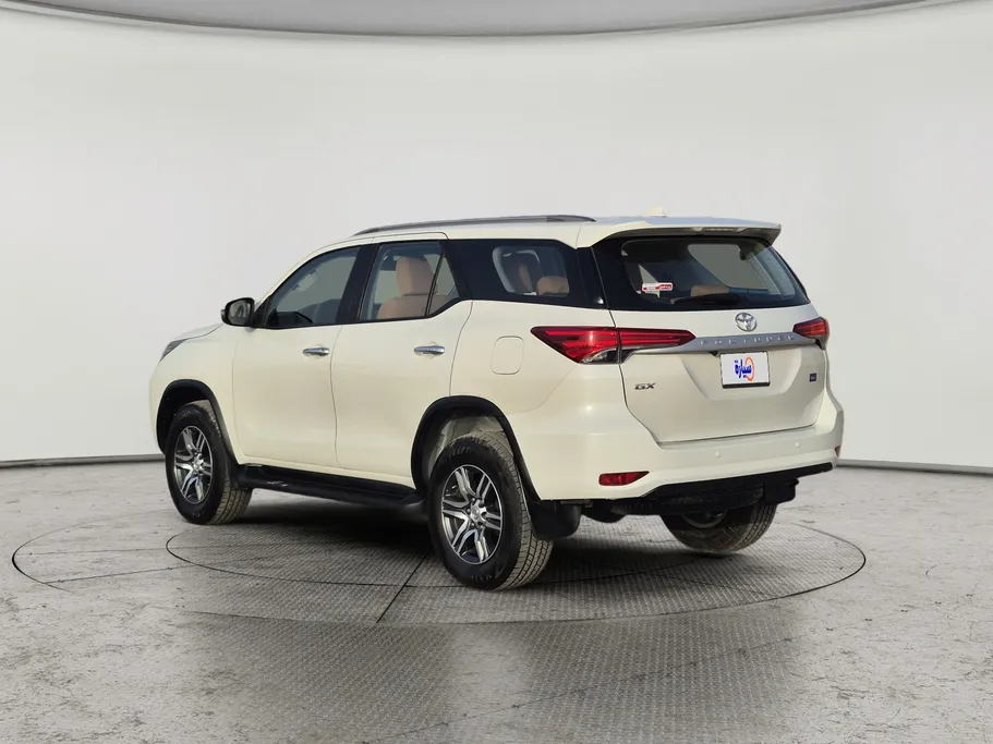 2022 تويوتا Fortuner GX 
