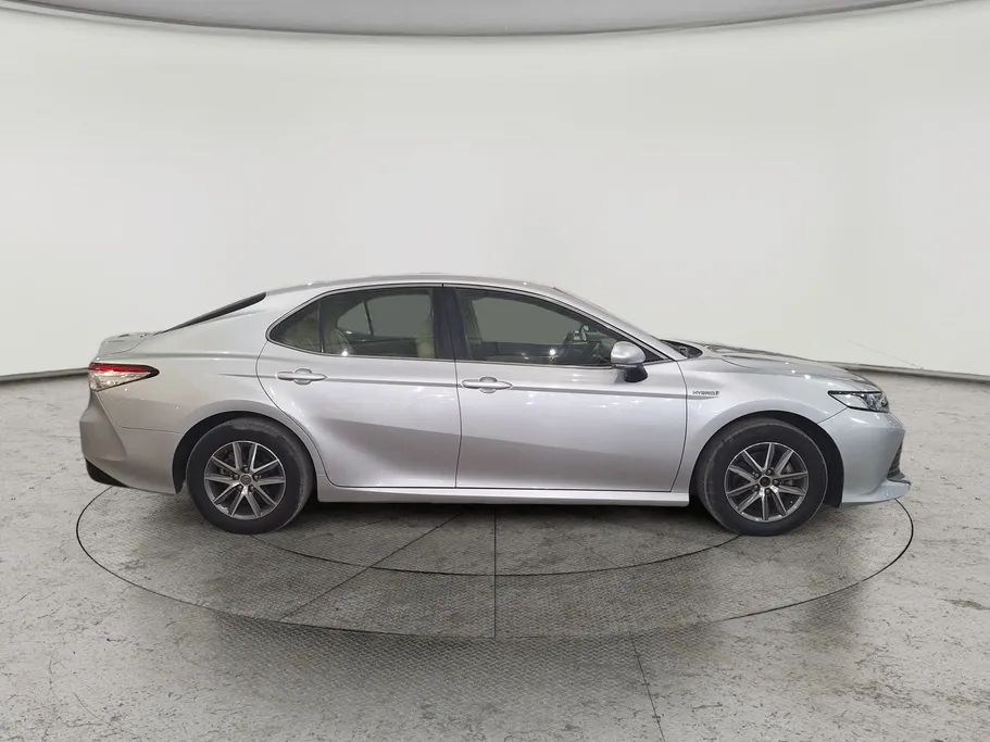 2020 Toyota Camry  LE HEV 