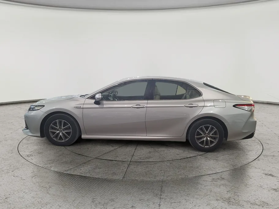 2020 Toyota Camry  LE HEV 