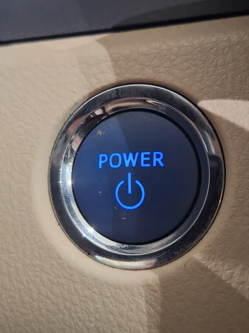 2020 Toyota Camry  LE HEV 